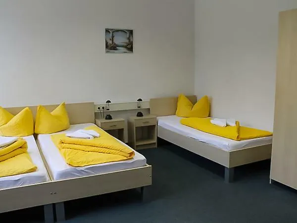 Hotelpension Savo شيمنيتز